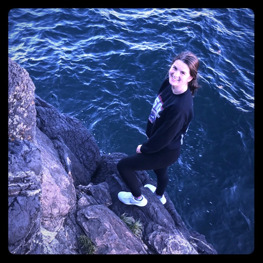 Meet your Posher, Holly